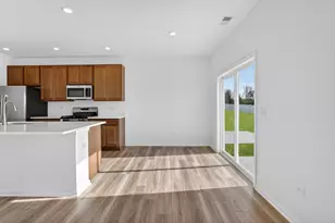 2326 Heartwood Ln, Woodstock, IL 60098 - Photo 2