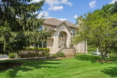 30 Beaconsfield Court, Lincolnshire, IL 60069 - Photo 1