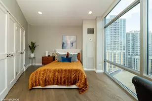 510 W Erie St, Chicago, IL 60654 - Photo 12