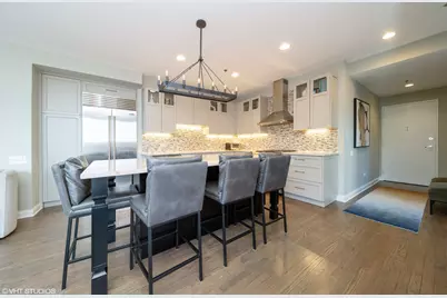 510 W Erie Street #906, Chicago, IL 60654 - Photo 8