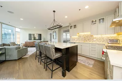 510 W Erie Street #906, Chicago, IL 60654 - Photo 4