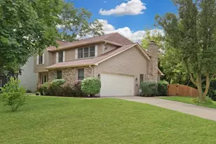 400 Cross Arm Dr, Grayslake, IL 60030 - Photo 1