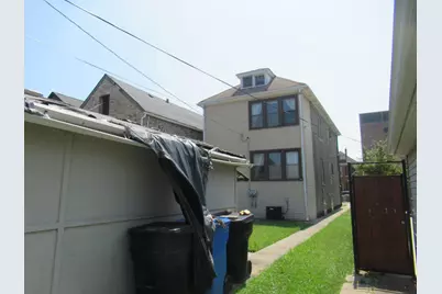 1046 W 34th Place, Chicago, IL 60608 - Photo 12