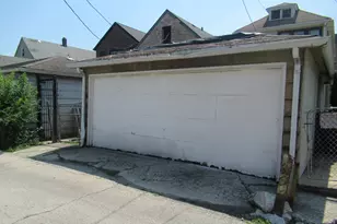1046 W 34th Pl, Chicago, IL 60608 - Photo 16