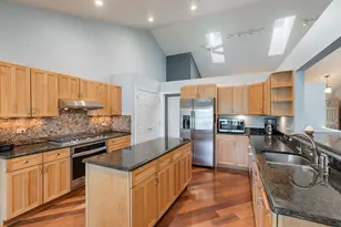 115 Cardinal Ct, Island Lake, IL 60042 - Photo 8