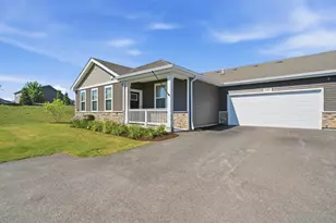1133 Williamsburg St, Pingree Grove, IL 60140 - Photo 1