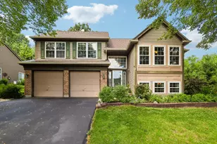 442 Harbor Dr, Carpentersville, IL 60110 - Photo 1