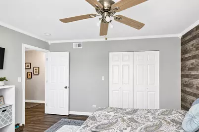 419 Deerpath Drive, Lindenhurst, IL 60046 - Photo 12