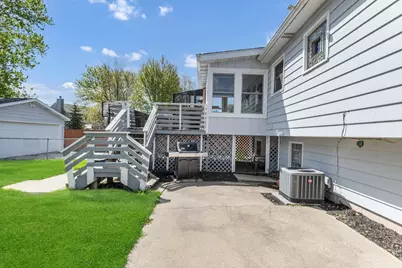 419 Deerpath Drive, Lindenhurst, IL 60046 - Photo 26