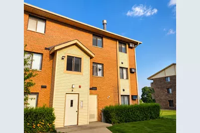 9 Cedar Court #13, Vernon Hills, IL 60061 - Photo 2