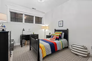 3921 N Greenview Ave, Chicago, IL 60613 - Photo 32