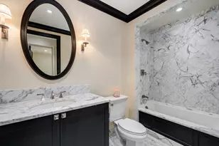 159 E Walton Pl, Chicago, IL 60611 - Photo 32