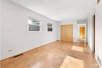 231 Clearmont Drive, Elk Grove Village, IL 60007 - Photo 18