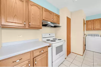 231 Clearmont Drive, Elk Grove Village, IL 60007 - Photo 10