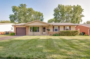 231 Clearmont Dr, Elk Grove Village, IL 60007 - Photo 2