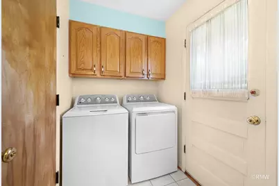 231 Clearmont Drive, Elk Grove Village, IL 60007 - Photo 12