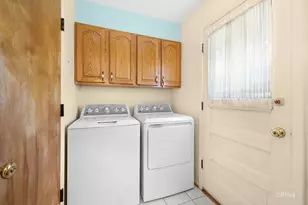 231 Clearmont Dr, Elk Grove Village, IL 60007 - Photo 12