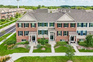 1611 Bentz Way, Batavia, IL 60510 - Photo 2