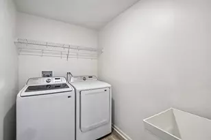 1611 Bentz Way, Batavia, IL 60510 - Photo 30