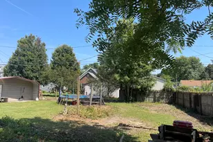910 Summit St, Bloomington, IL 61701 - Photo 16