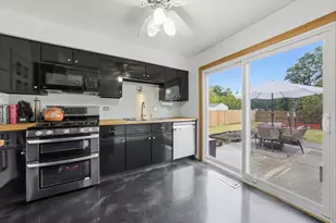 1274 Robin Dr, Carol Stream, IL 60188 - Photo 6