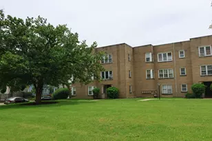 1747 W 95th Pl, Chicago, IL 60643 - Photo 2