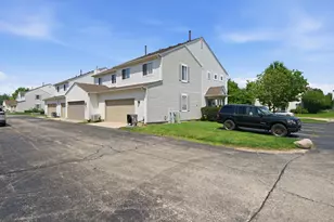 145 Azalea Cir, Romeoville, IL 60446 - Photo 4