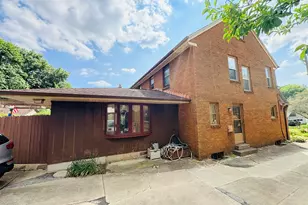 901 Parkview Ave, Rockford, IL 61107 - Photo 2