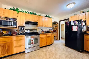 901 Parkview Ave, Rockford, IL 61107 - Photo 14