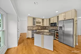1333 Briarwood Dr, Naperville, IL 60540 - Photo 6