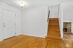 1333 Briarwood Dr, Naperville, IL 60540 - Photo 2
