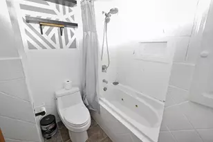 9332 Landings Ln, Des Plaines, IL 60016 - Photo 16
