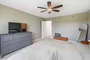 116 Fieldcrest Ave, Hampshire, IL 60140 - Photo 16