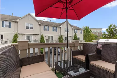 721 Hanbury Drive, Des Plaines, IL 60016 - Photo 6