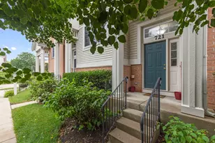 721 Hanbury Dr, Des Plaines, IL 60016 - Photo 1