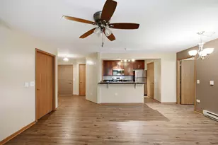 1524 W Sand Bar Ct, Round Lake, IL 60073 - Photo 2