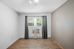 1524 W Sand Bar Ct, Round Lake, IL 60073 - Photo 10