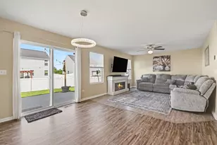 6617 Eich Dr, Joliet, IL 60431 - Photo 6