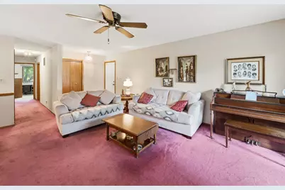 201 Walters Lane #1A, Itasca, IL 60143 - Photo 4