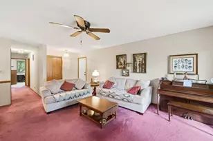 201 Walters Ln, Itasca, IL 60143 - Photo 4