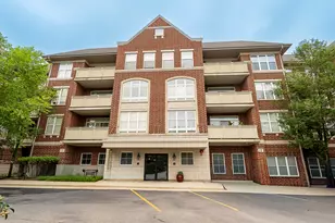 77 N Quentin Rd, Palatine, IL 60067 - Photo 1