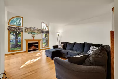 446 S Wenbriar Square, Addison, IL 60101 - Photo 6