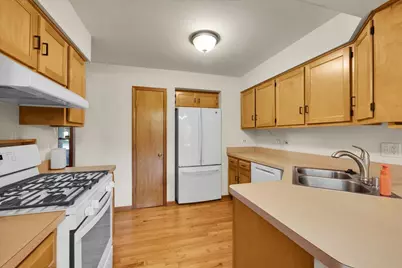 446 S Wenbriar Square, Addison, IL 60101 - Photo 14