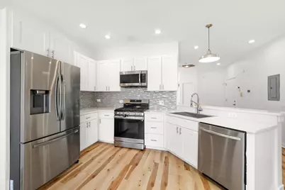 348 E 41st Street #1, Chicago, IL 60653 - Photo 8