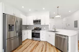 348 E 41st St, Chicago, IL 60653 - Photo 8