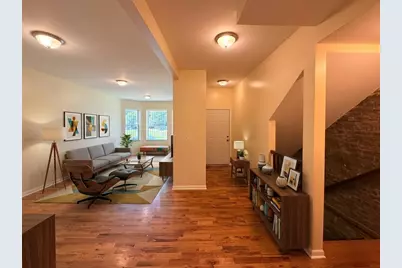 1527 E 66th Place, Chicago, IL 60637 - Photo 2