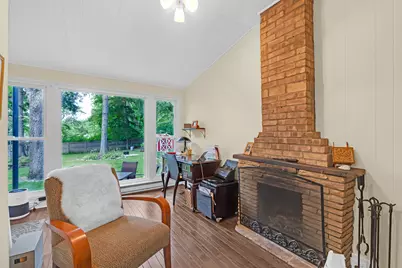 834 Forest Avenue, Elgin, IL 60120 - Photo 14