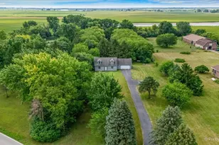 13819 Hemmingsen Rd, Huntley, IL 60142 - Photo 2