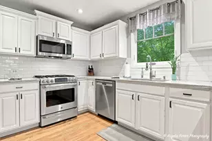 292 Mayflower Ct, Gurnee, IL 60031 - Photo 10