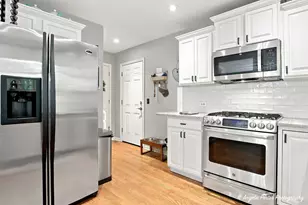 292 Mayflower Ct, Gurnee, IL 60031 - Photo 12
